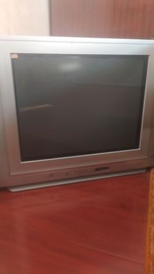 LG televizor sotiladi