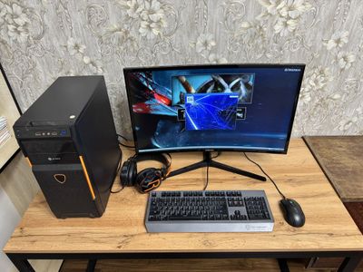 Komplekt oyin uchun moljallangan kompyuterlar mebellari blan