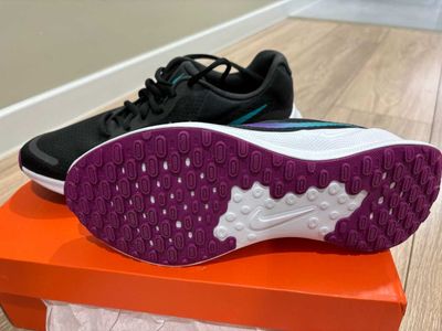 Nike Revolution 7 (us 8)