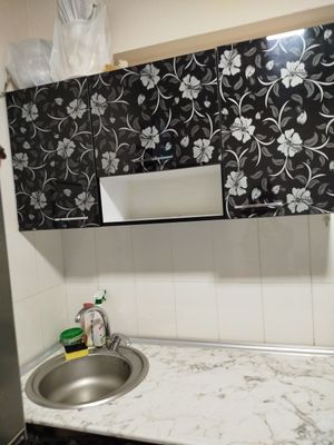 Kuxiniy mebel bez rakvina sotiladi