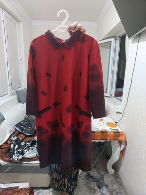 Платья