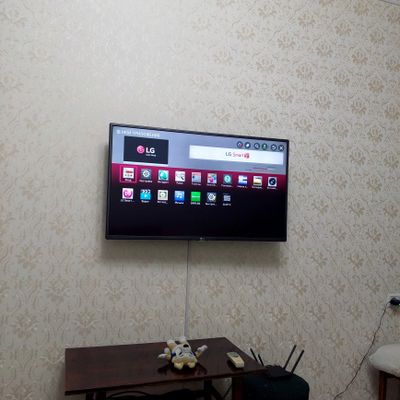продам телевизор LG 43