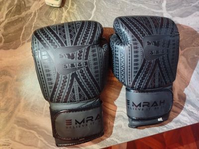Боксерские перчатки 16 oz