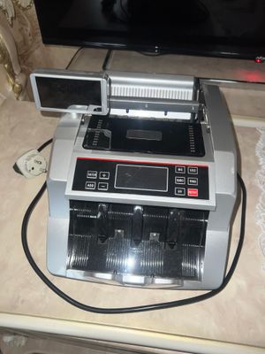 Pul sanidigan Mashinka sotiladi