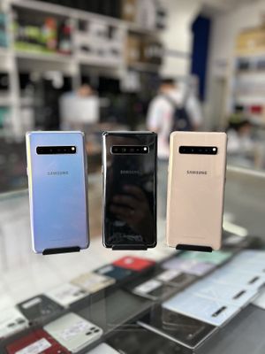 Продам Galaxy S10 5G в отличном состоянии