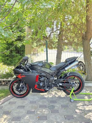Сотилади Yamaha R1 2009