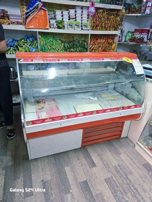 Витрина холодильник