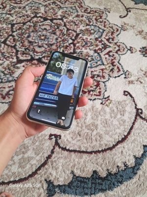 iPhone 11 white