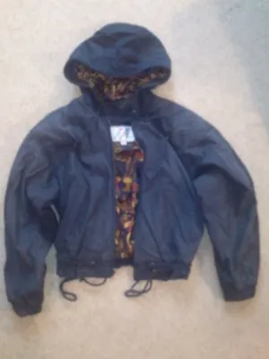 продам кожаную куртку с капюшоном размер S набук