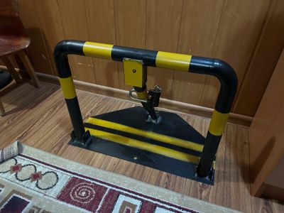 Парковочный барьер с замком