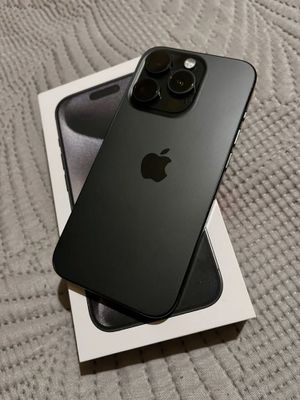 Iphone 15 pro black titanium