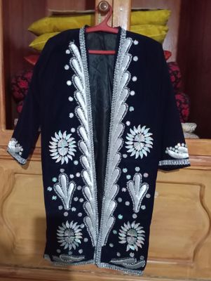 Продаётся детский чапан с тюбетейкой.