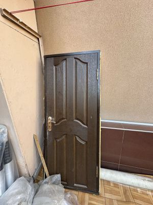 Дверь продается