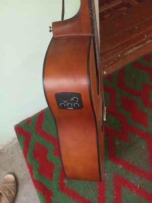 Gitara Austik sotiladi