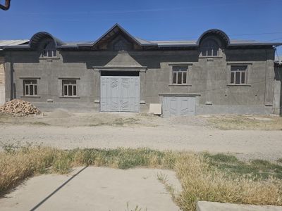 Gulbahorda uchastka sotiladi 8 sotik