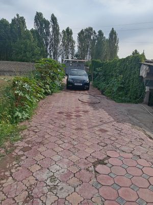 Srochni 24 sotx 2 xonali xamma sharoyitlar bor xovli sotlad