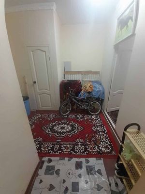 Yangi yo'l shaharida 2 xonali massiv Annakulovda 2 xonali uy sotiladi