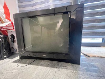 Телевизор LG 72 в хорошем состоянии