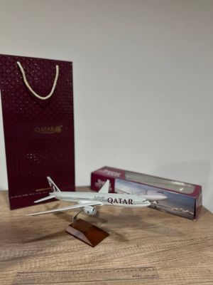 Model Boeing 777-300 от авиа компаний Qatar Airways