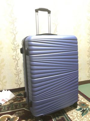 Чамодан на колёсах большой