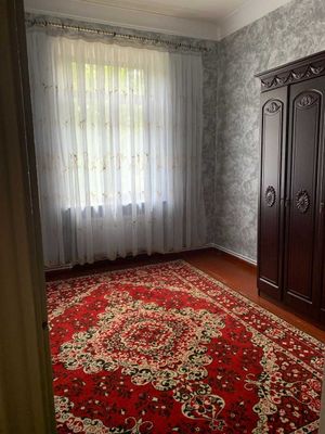 Сдается квартира центр г. Чирчик Педогогический Университет.