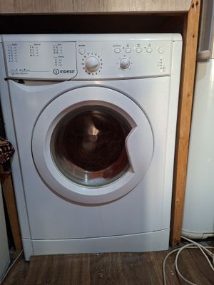 Indesit sotiladi kir moshina