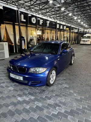 Автомобиль BMW120i