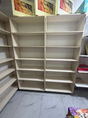 shkaf polkali kitob kiyim aksesuarlar uchun
