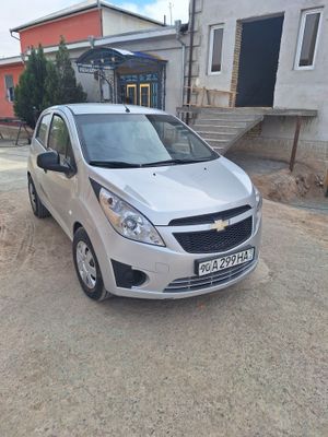 Chevrolet spark 2015