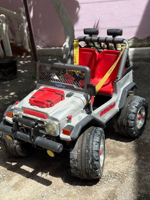Продам детскую машину Peg perego германский