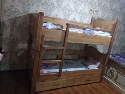 Двухэтажный кроват сотилади