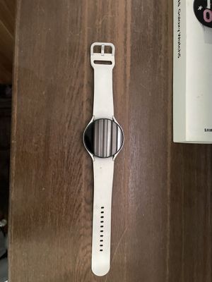 Samsung Galaxy Watch 5 белого цвета