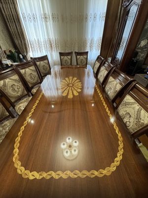 Стол и стулья. Stol stullar