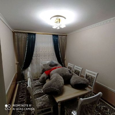 стол и стулья