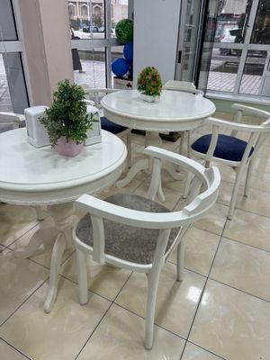 4 .та. стол, 10 та. стул, комплект. холати. янги .яхши. ишлатилган..,