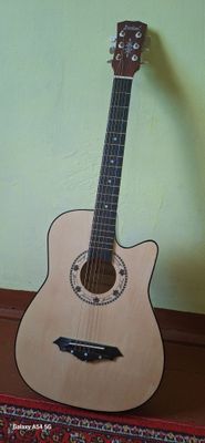 Gitara soltiladi