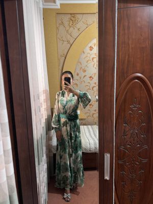 Платья