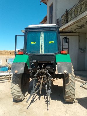 Mtz 80 traktori sotiladi