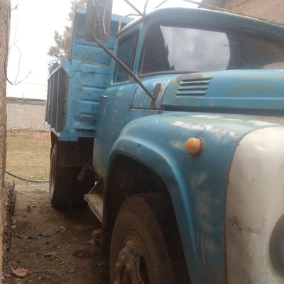 Zil 130 sotiladi horati yaxshi