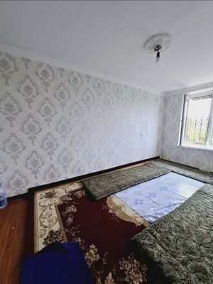 Срочно сотилади чилонзор 25 Ариентир: Олмос туйхона 4 хона, 5- етаж,