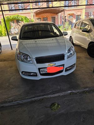 Tez sotiladi nexia 3