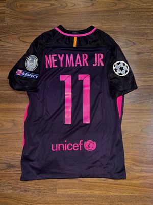 Футболка Neymar Jr — Барселона (выездная 2016/17) с нашивками ЛЧ