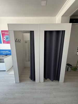 Mebel kiyinishxonasi sotiladi