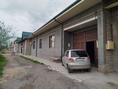 Онкоргон Обод Махаллада. 4 сотих. Евро ремонт. Срочно сотилади.