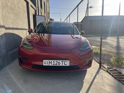 продается TESLA MODEL-3