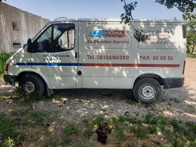 Ford transit sotiladi
