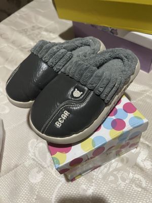 Bolalar oyoq kıyımı bır oy kıyıldı yangı turıptı xıtoy
