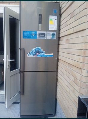 Холодельник Samsung