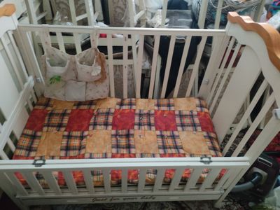 Продам детскую кровать в среднем состоянии