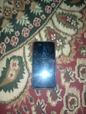 telefon sotiladi 1200000 oʻzi 215000 ha oganman